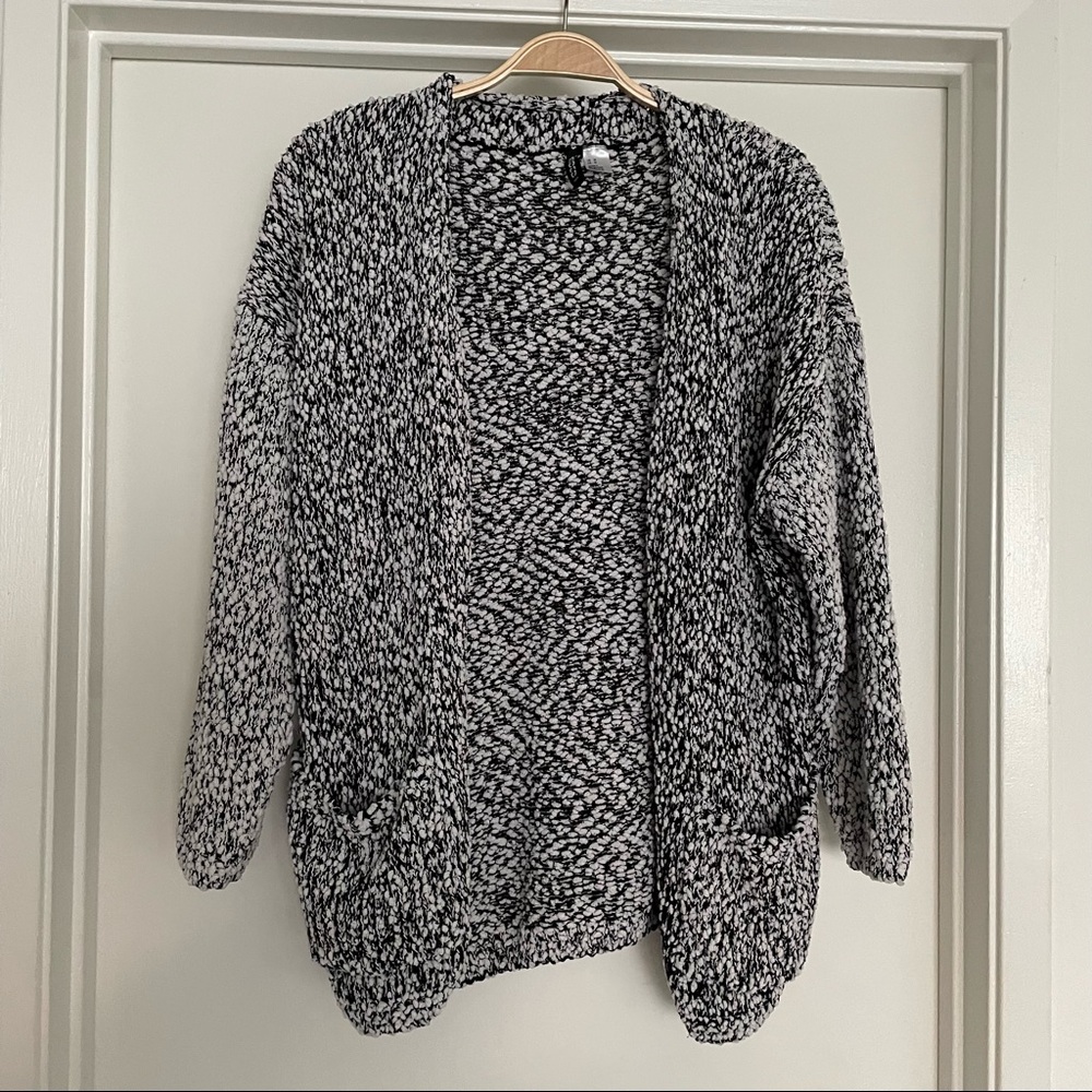 Black and White Knit Swearer Cardigan